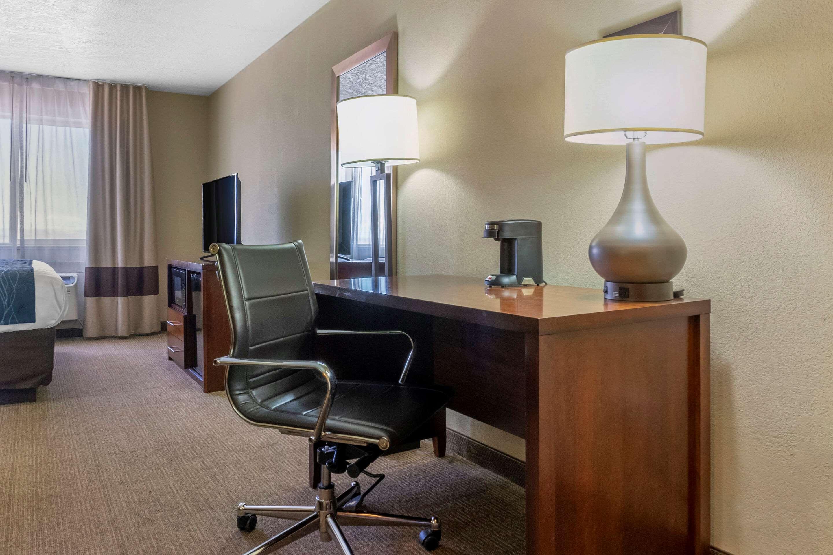 Comfort Inn Albuquerque Airport Bagian luar foto